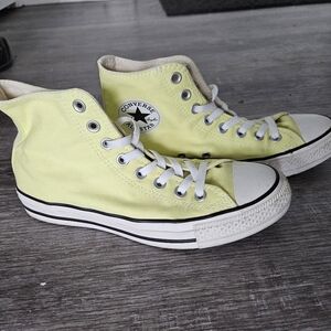 Converse Chuck Taylors, Yellow, Size 8.5